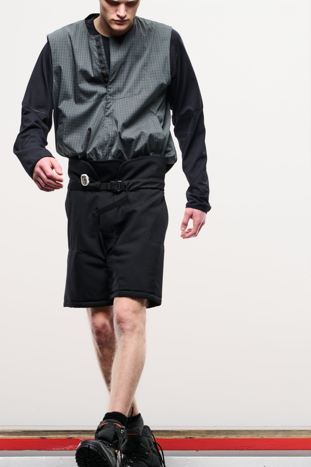 LIGHT INTERLOCK LONG SLEEVE - BLACK