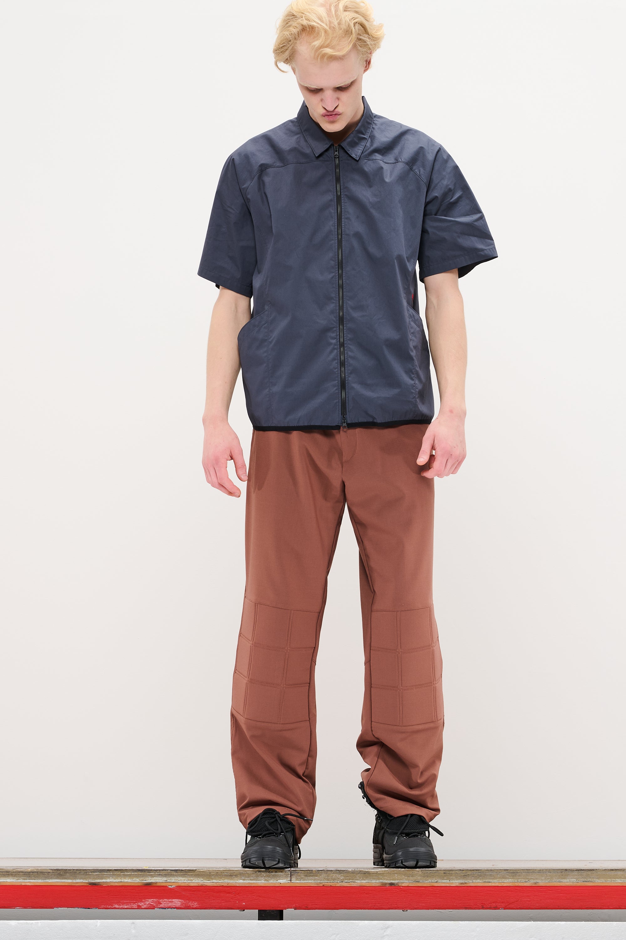 POPLIN ZIPPED SHORT SLEEVE SHIRT - CONVOY GREY