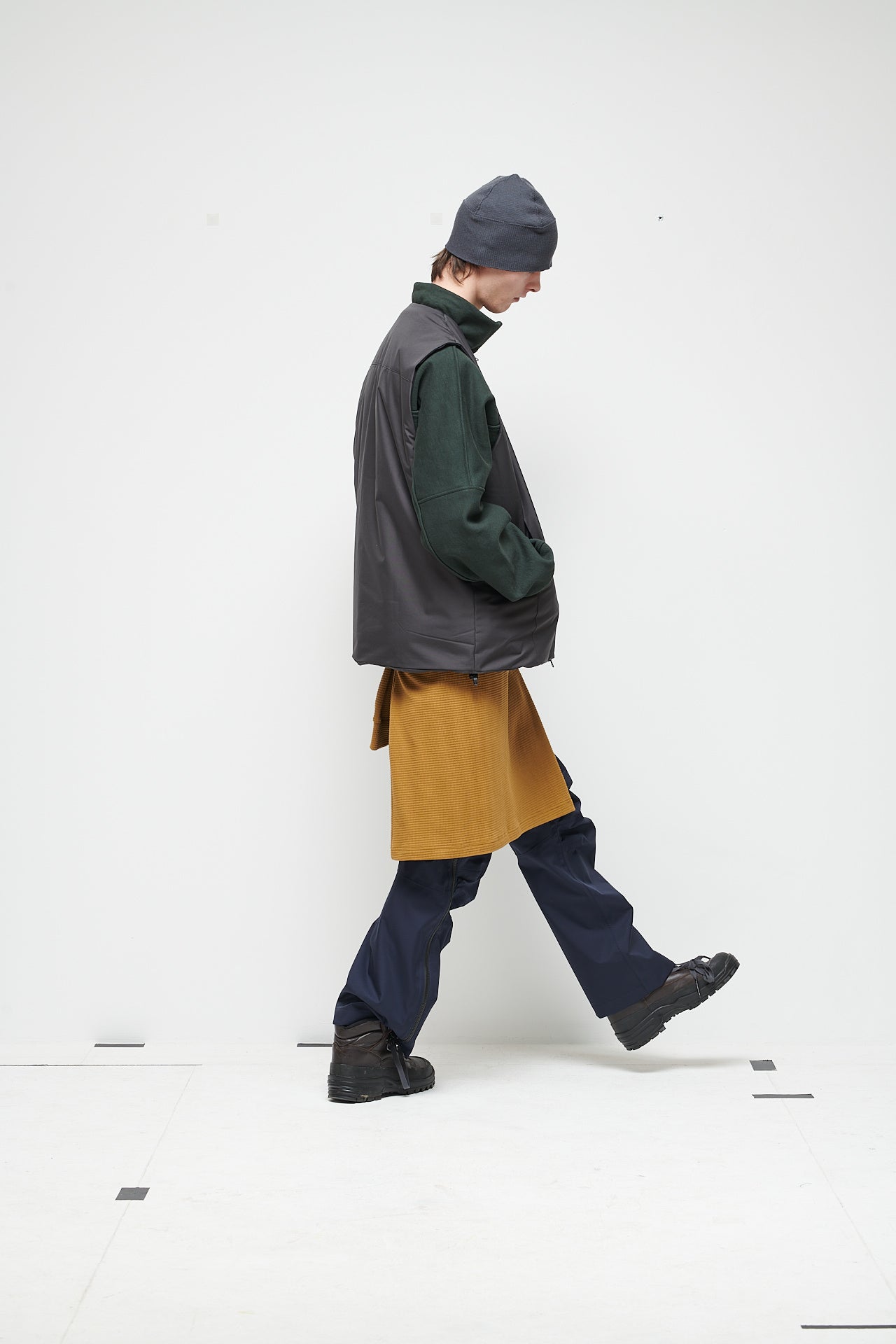 INSULATED PADDED VEST - COAL GREY