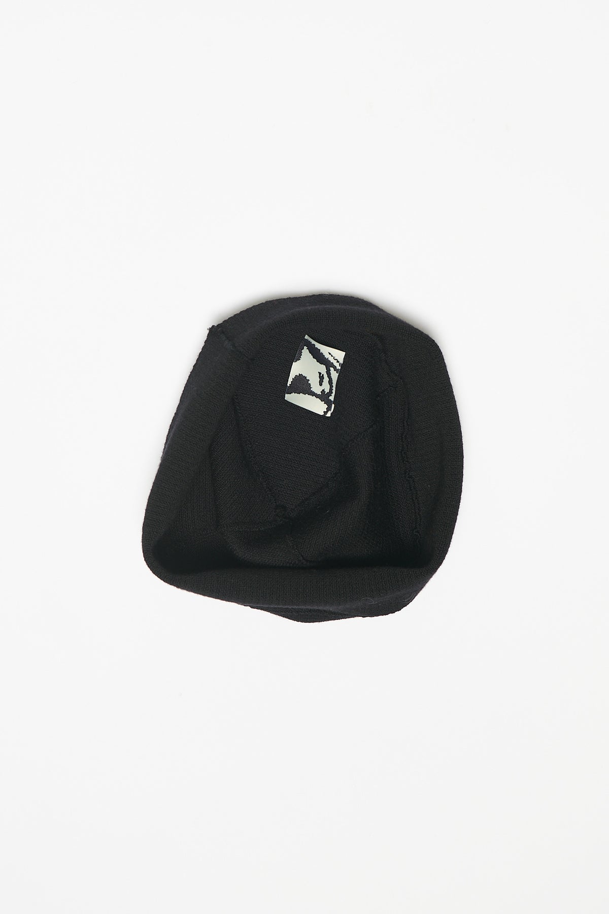 KNITTED BEANIE - BLACK