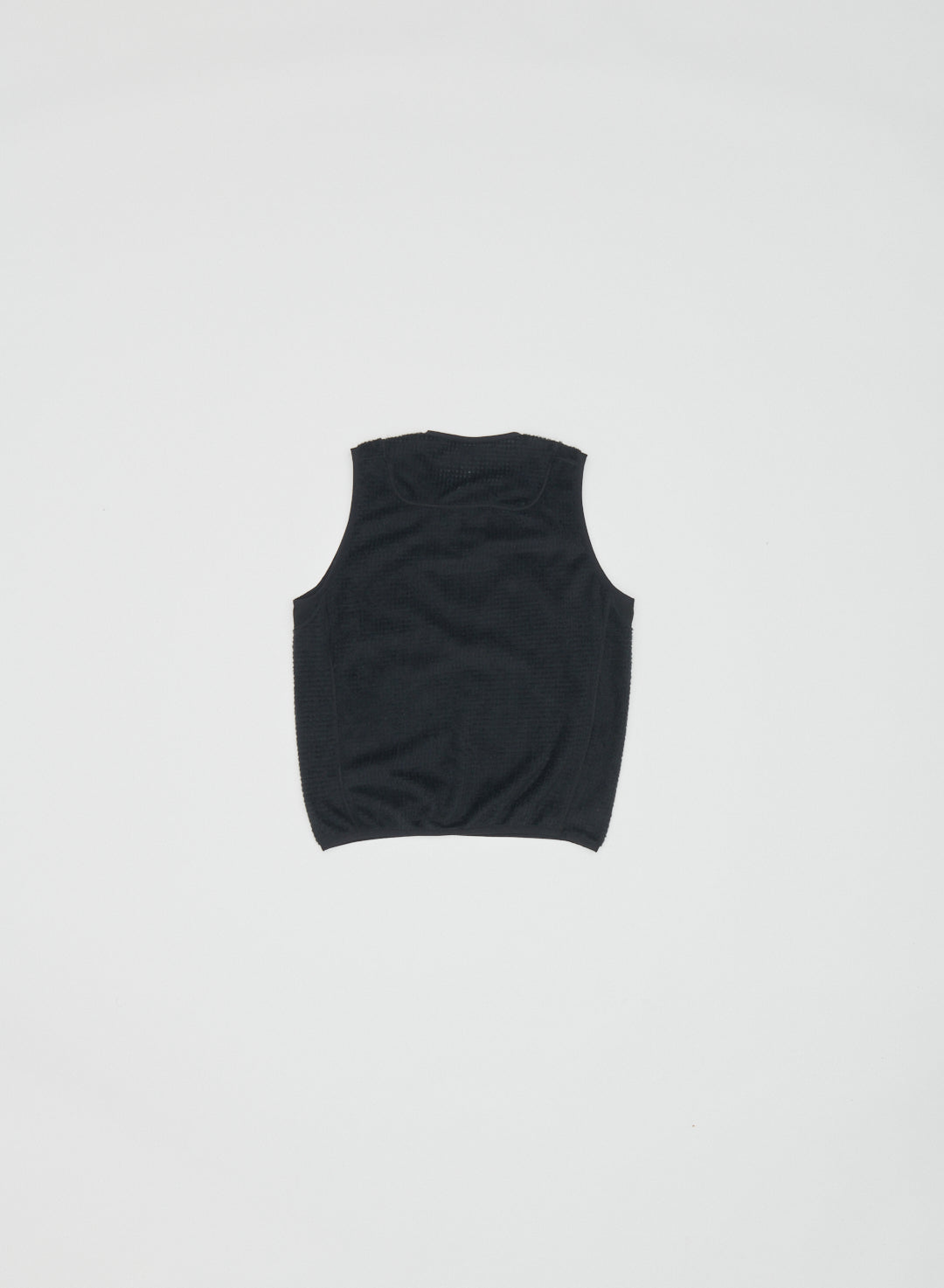 ALPHA® SLEEVE LESS - BLACK