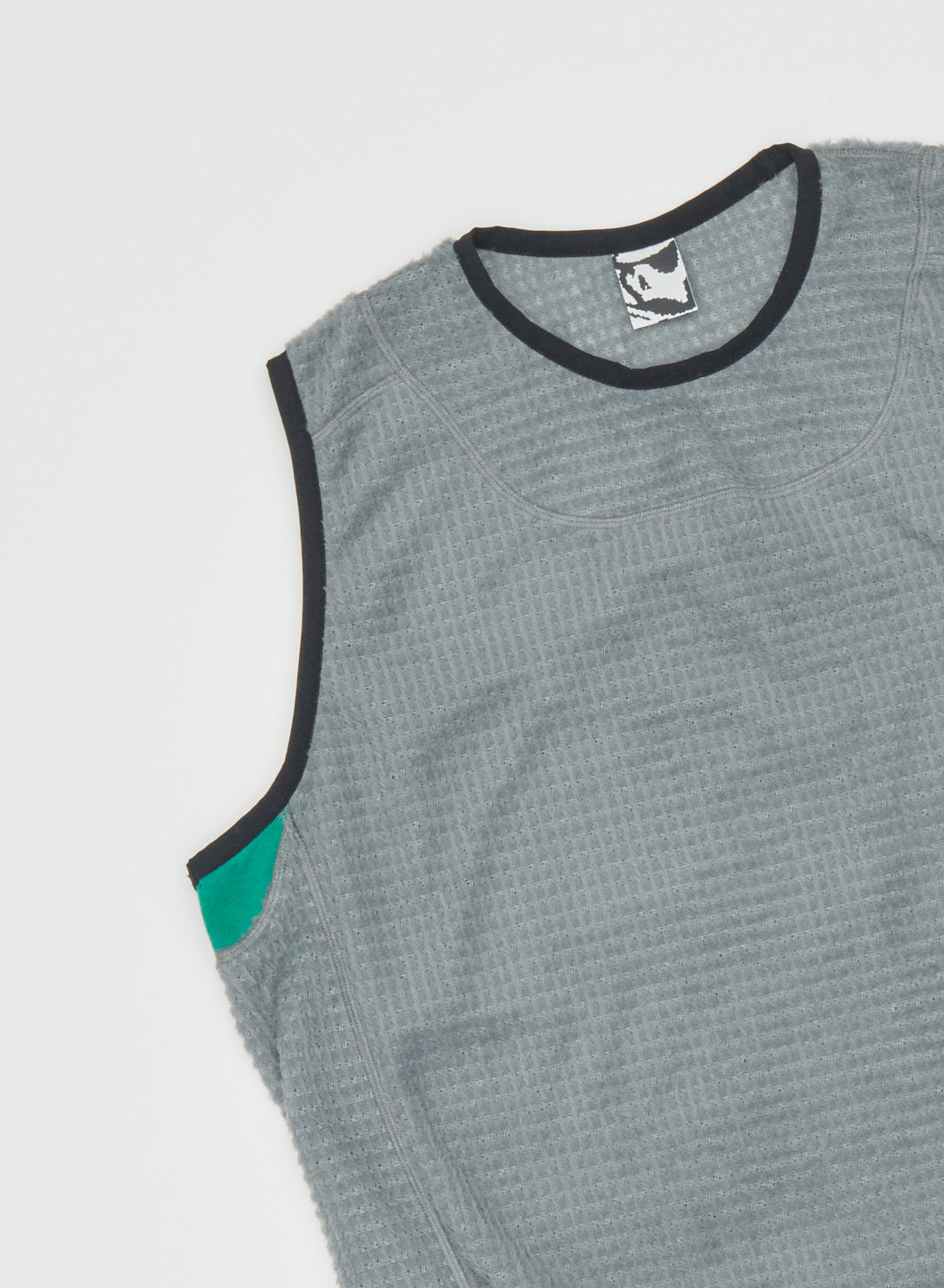 ALPHA® SLEEVE LESS - GRAY