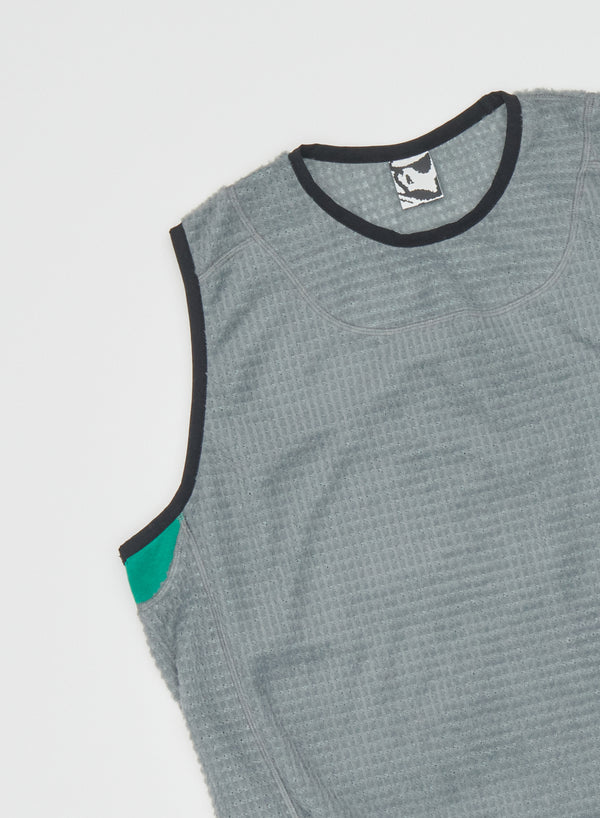 ALPHA® SLEEVE LESS - GRAY