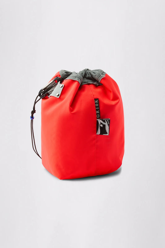 GR10K DEADSTOCK STUFF SACK III IN FLURO ROSSO