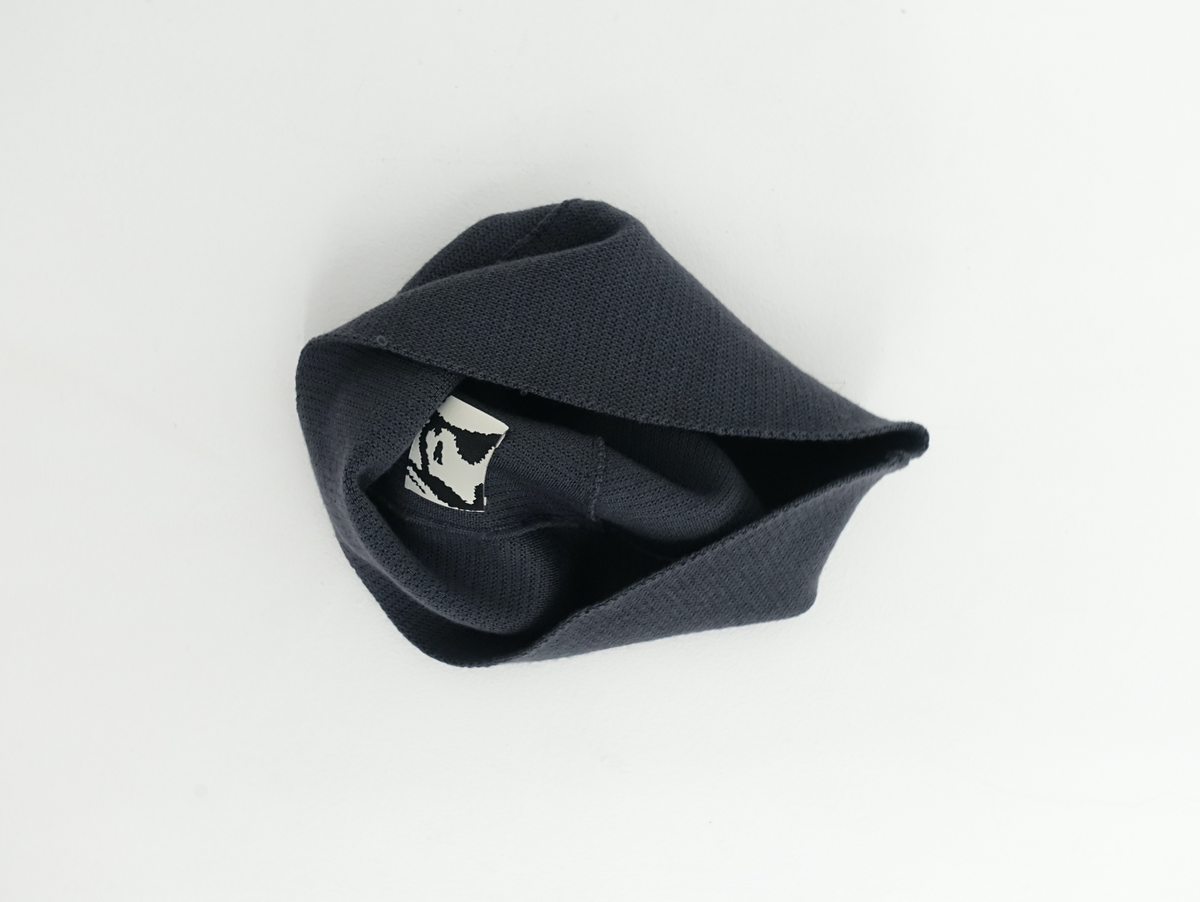 KNITTED BEANIE - COAL GREY