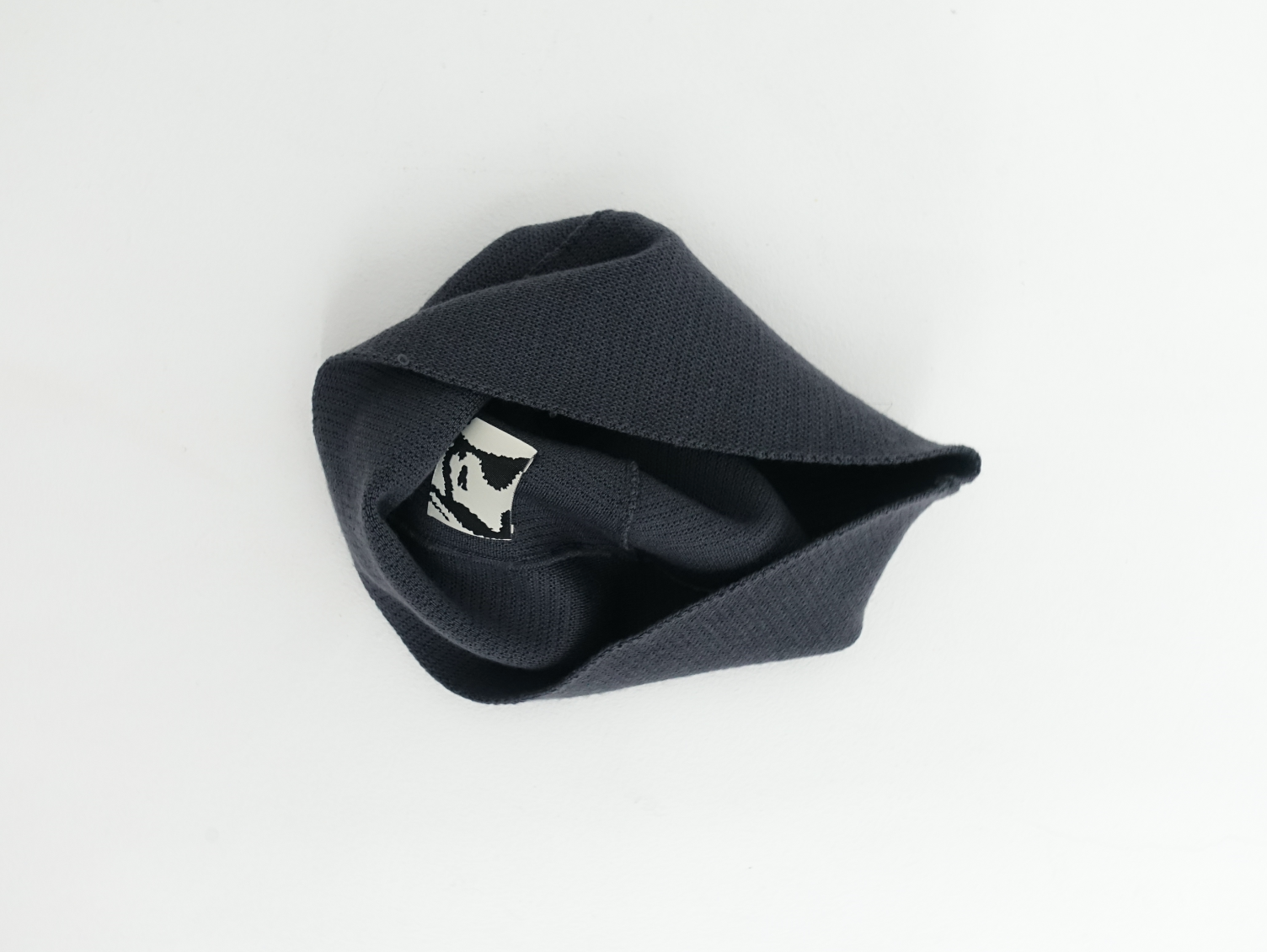 KNITTED BEANIE - COAL GREY