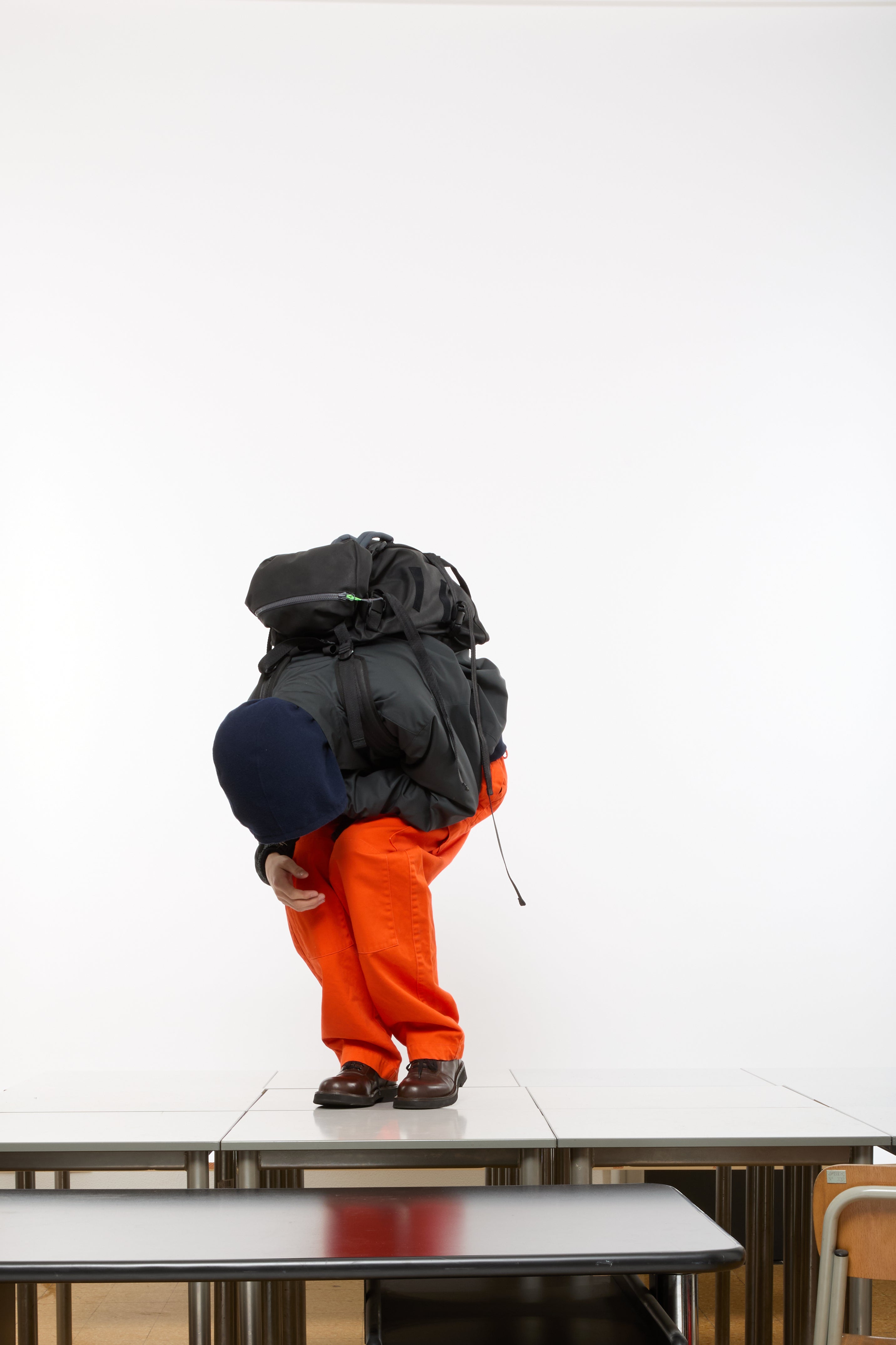 COATED ZIPPED BACKPACK - BLACK